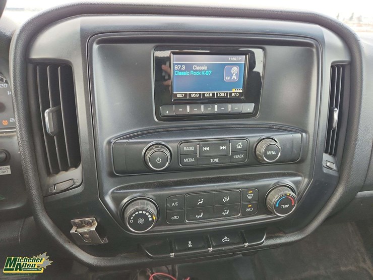 2015-chevrolet-silverado-2500hd-image-21