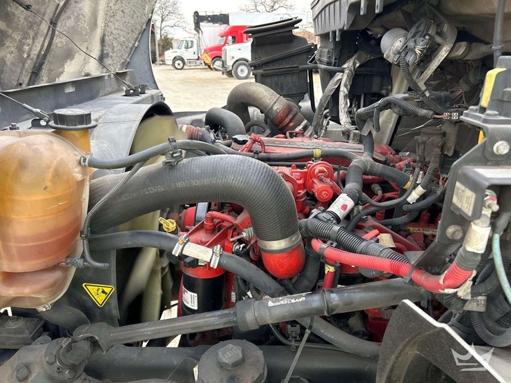 2018-international-4300-image-8