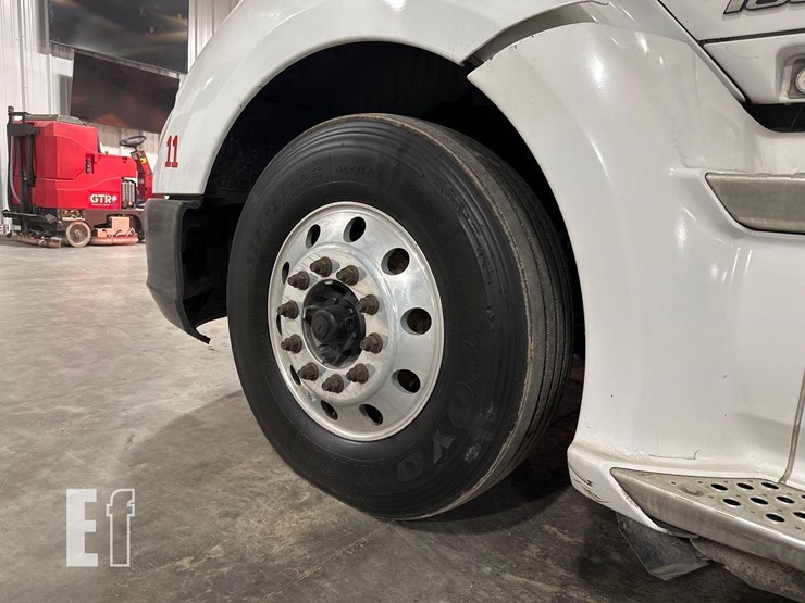 2018-kenworth-t680-image-28