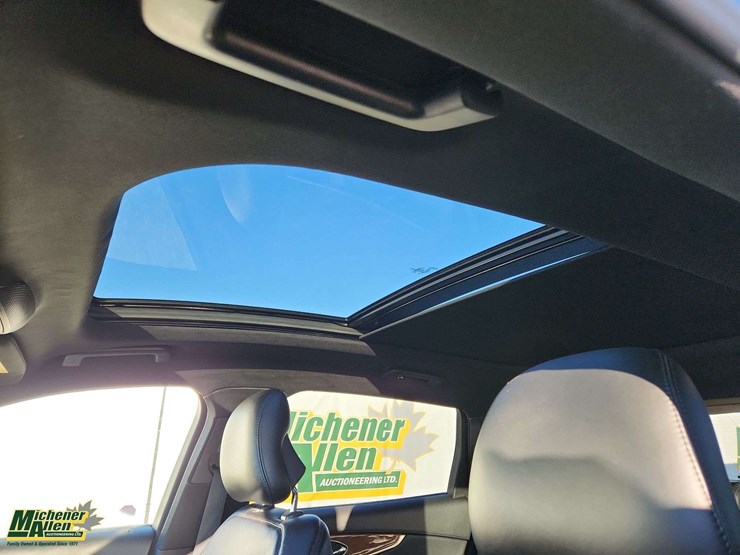 2016-lincoln-mkx-image-24