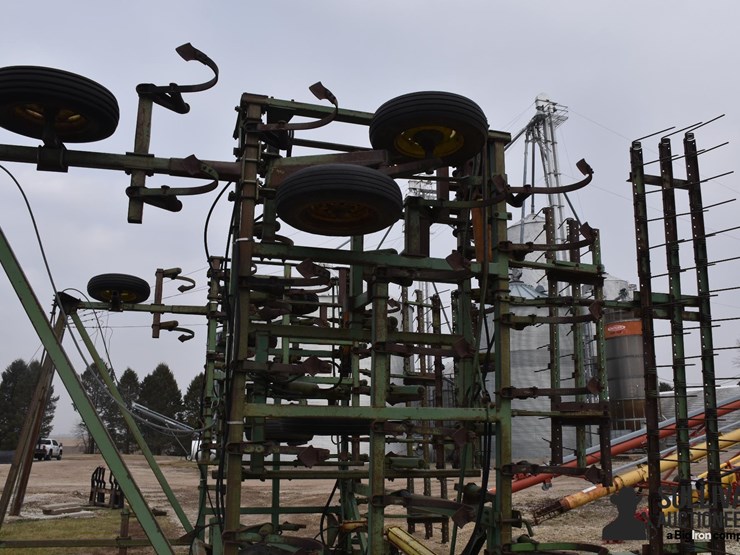 john-deere-1050-image-15