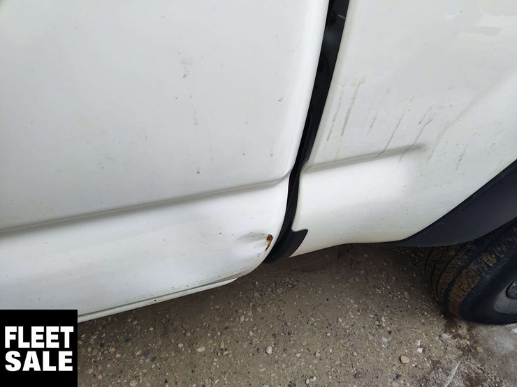 2015-toyota-tacoma-image-26