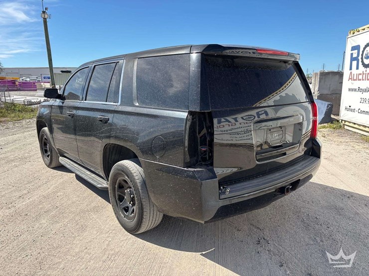2015-chevrolet-tahoe-image-3