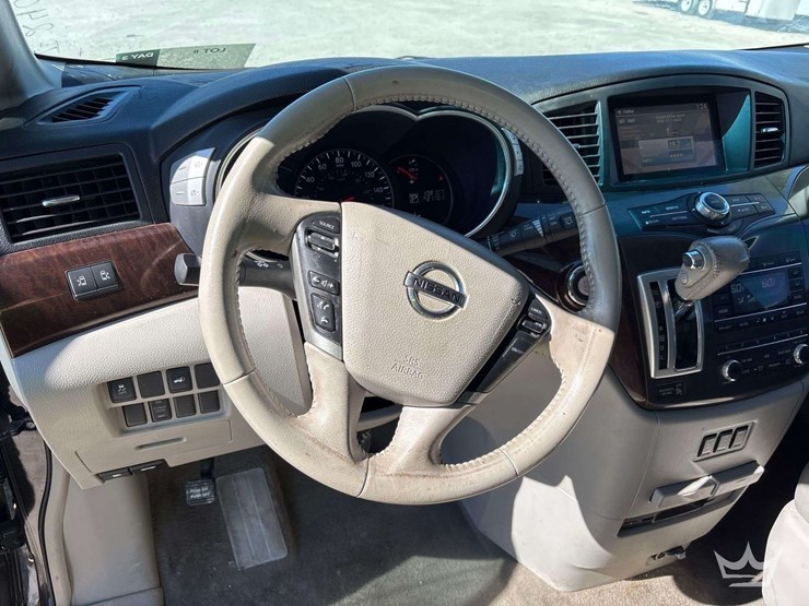 2015-nissan-quest-image-13