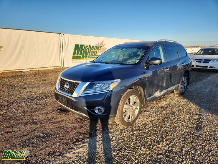 2014-nissan-pathfinder-image-1