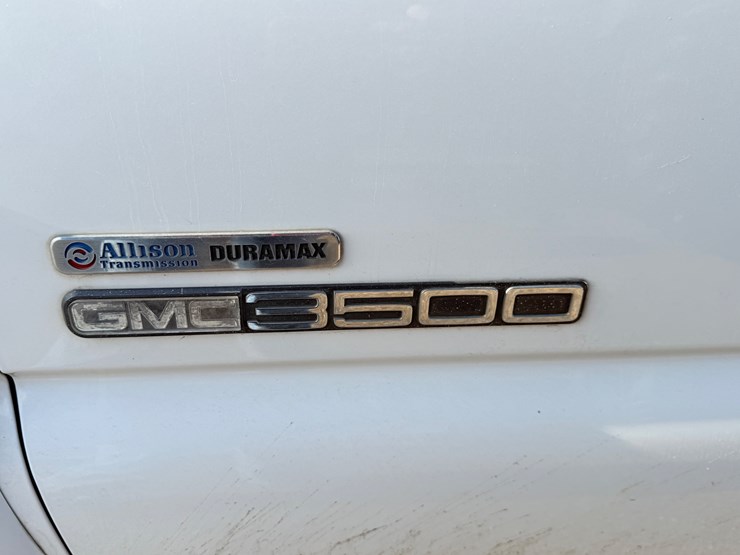 2006-gmc-3500-image-17