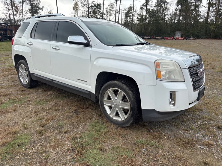 2011-gmc-terrain-slt-image-2