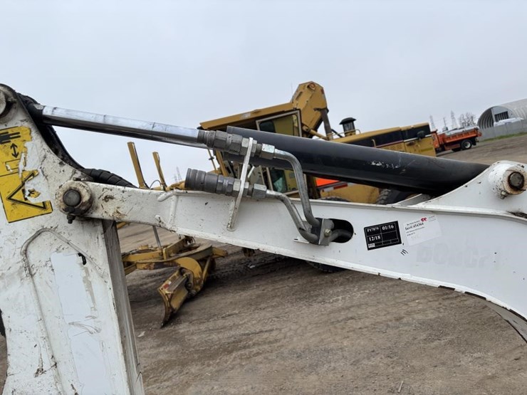 2021-bobcat-e20-image-16