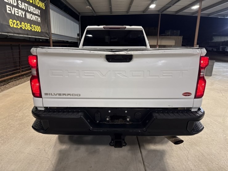 2020-chevrolet-silverado-3500hd-image-8