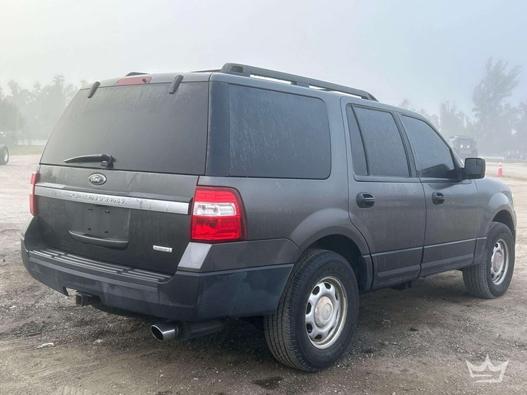 2016-ford-expedition-image-3