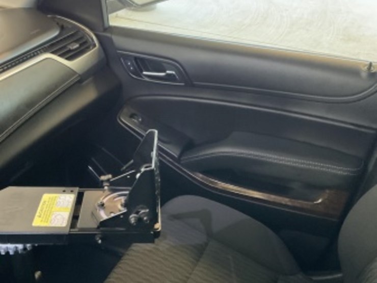 2018-chevrolet-tahoe-image-19