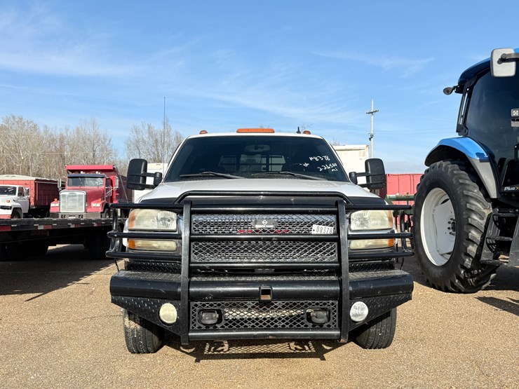 2006-gmc-3500-image-3