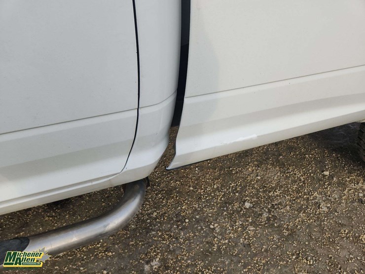 2017-dodge-2500-image-39