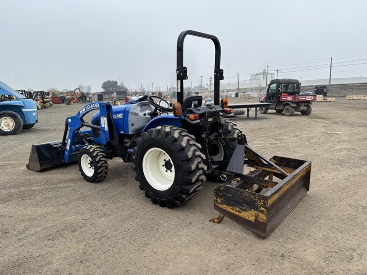 2017-new-holland-workmaster-40-image-4