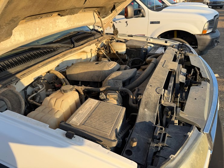 2005-chevrolet-3500-image-9