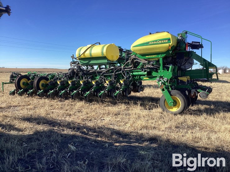 2019-john-deere-1775nt-image-8