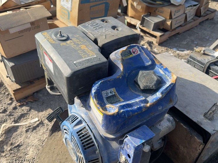 portable-gas-engine-with-jumper-cables-image-4