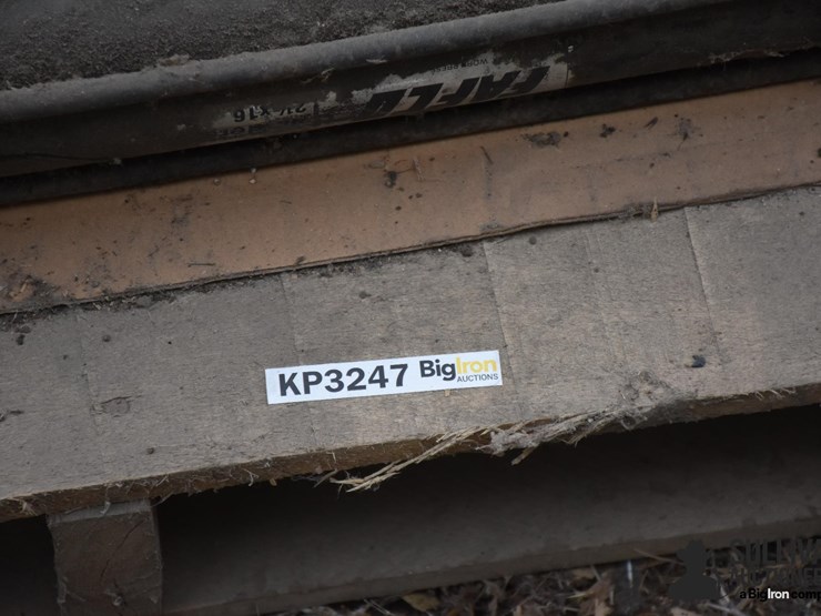 pallet-of-cylinders-image-7