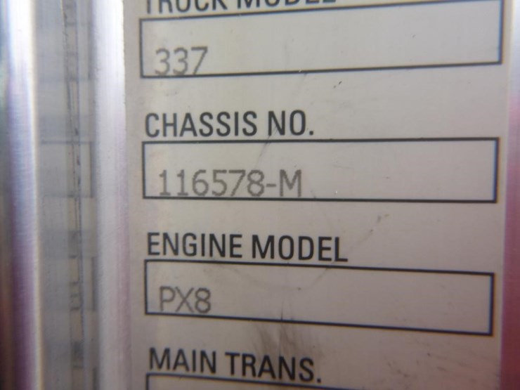 2011-peterbilt-337-image-31