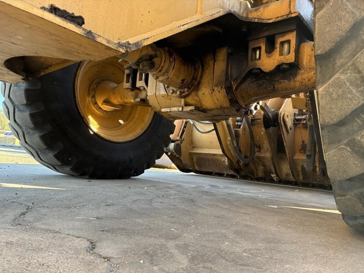 caterpillar-924g-image-15