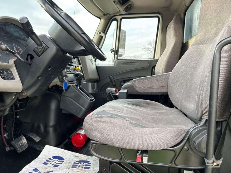 2018-international-4300-image-12