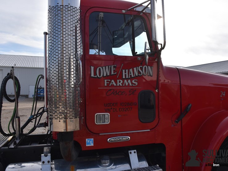 2003-freightliner-fld120-image-19