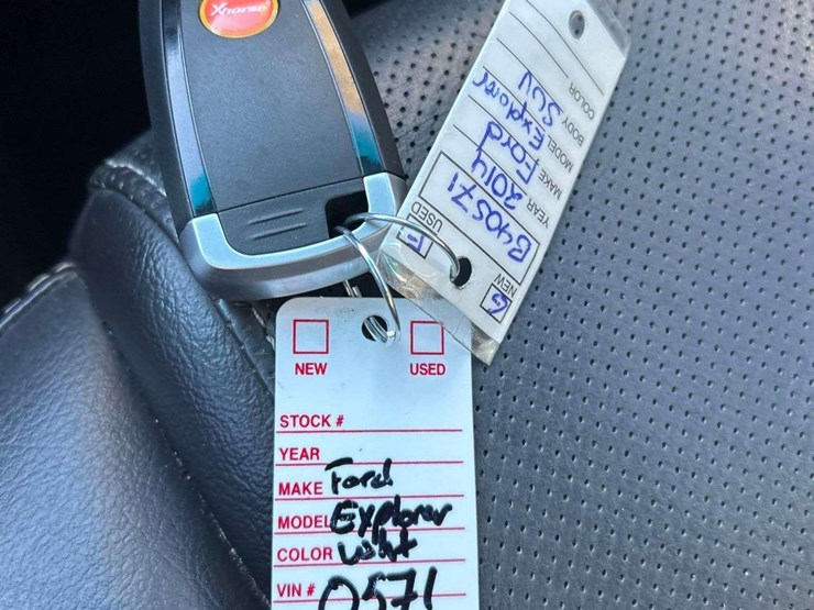 2014-ford-explorer-image-33