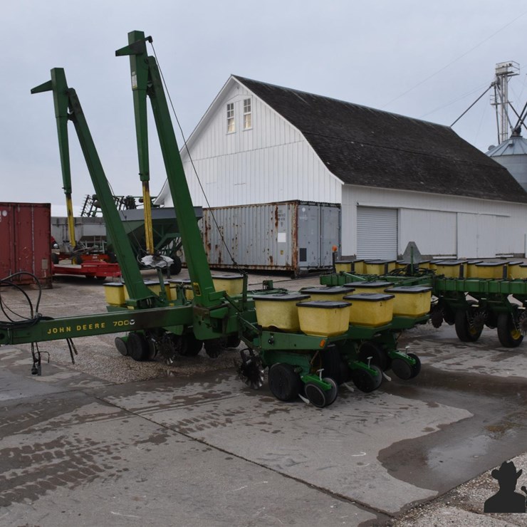 JOHN DEERE 7000