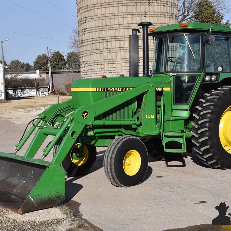 1981 JOHN DEERE 4440