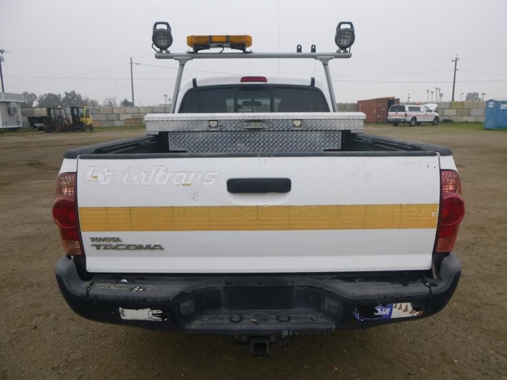 2013-toyota-tacoma-image-8