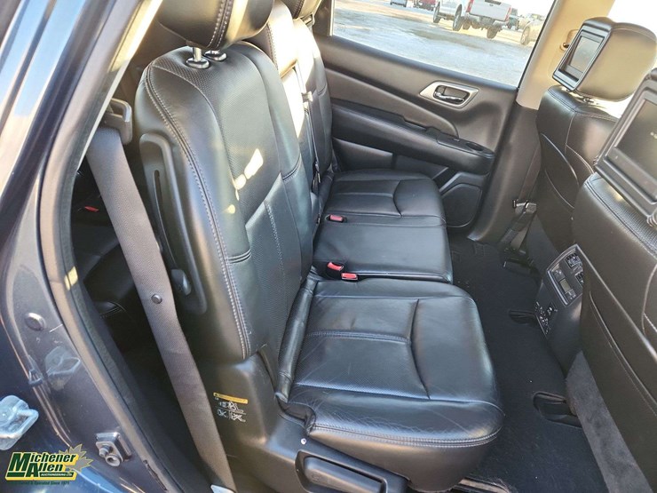 2014-nissan-pathfinder-image-18