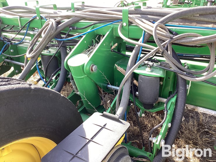 2019-john-deere-1775nt-image-16