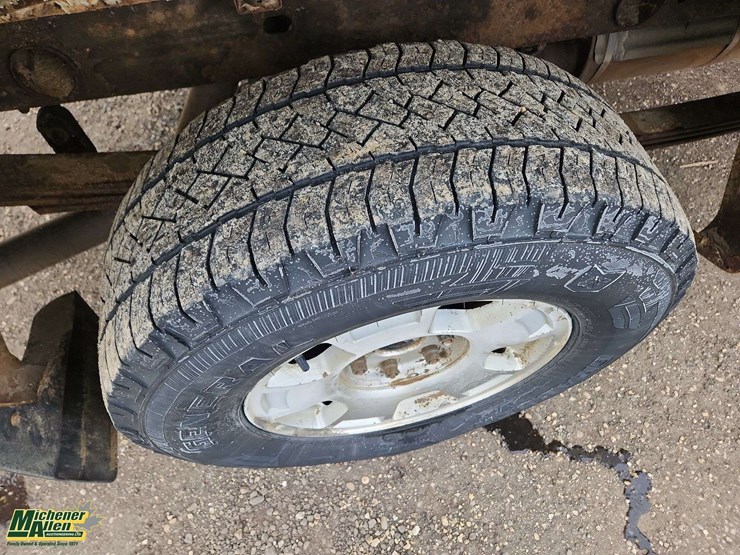 2011-chevrolet-silverado-1500-image-12