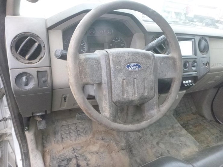 2009-ford-f550-image-17