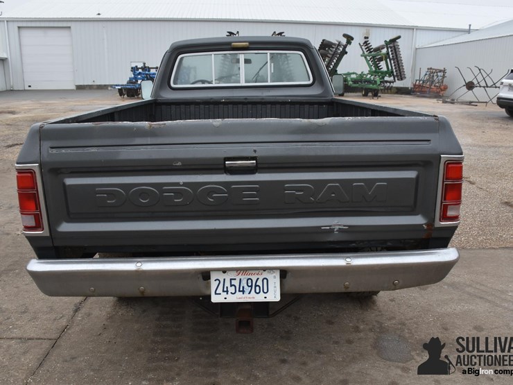 1984-dodge-w350-image-6