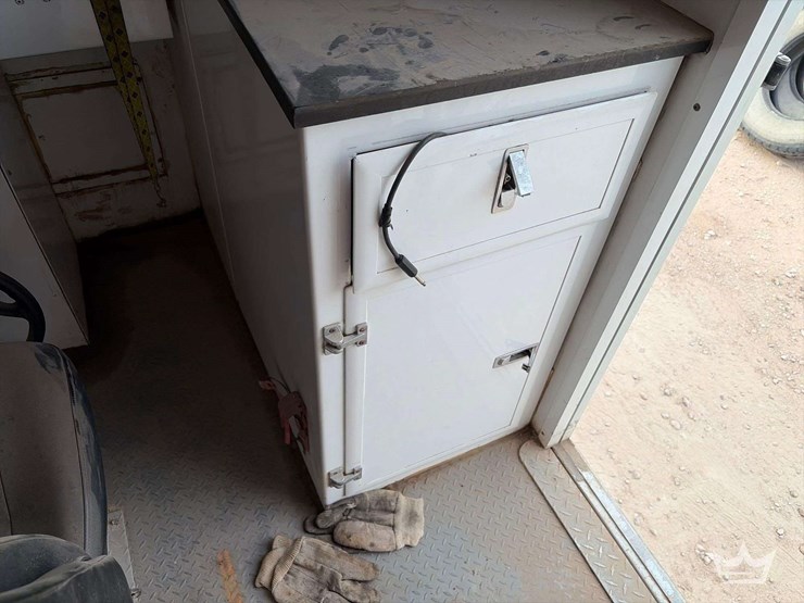 2009-international-7300-image-25