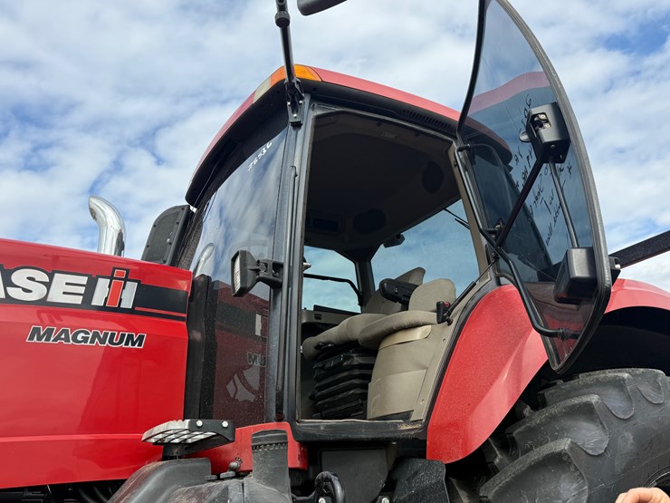 2012-case-ih-magnum-340-image-27
