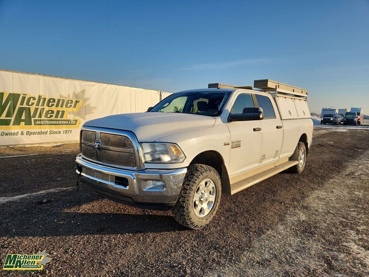 2016-dodge-2500-image-1