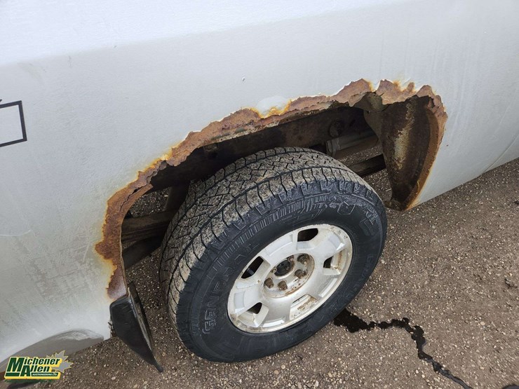 2011-chevrolet-silverado-1500-image-43