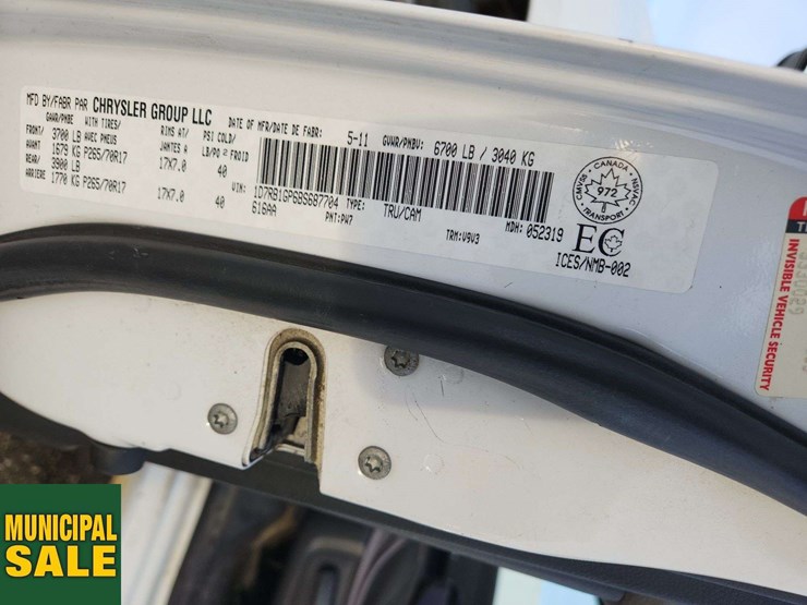 2011-dodge-1500-image-43