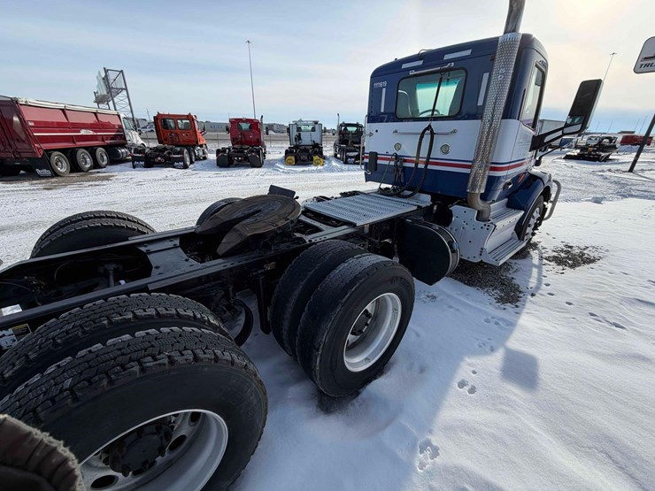 2016-peterbilt-579-image-5