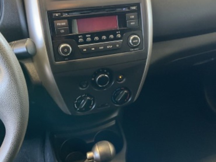 2015-nissan-versa-sdn-image-18