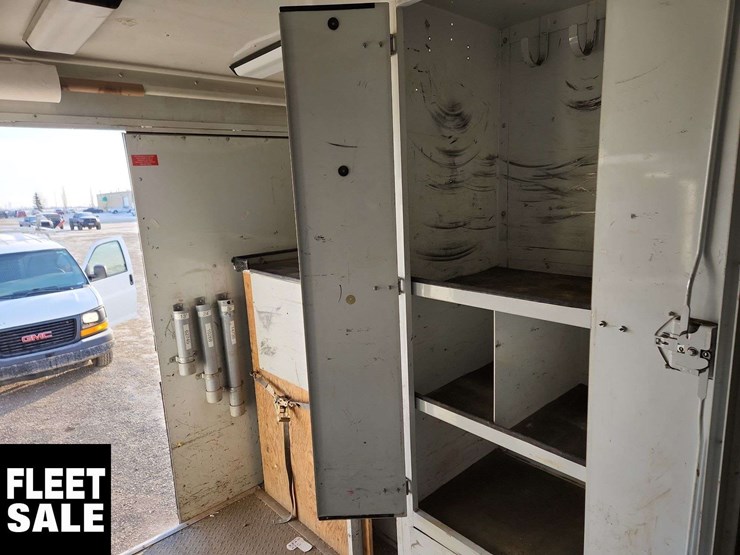 2005-ford-f550-image-35