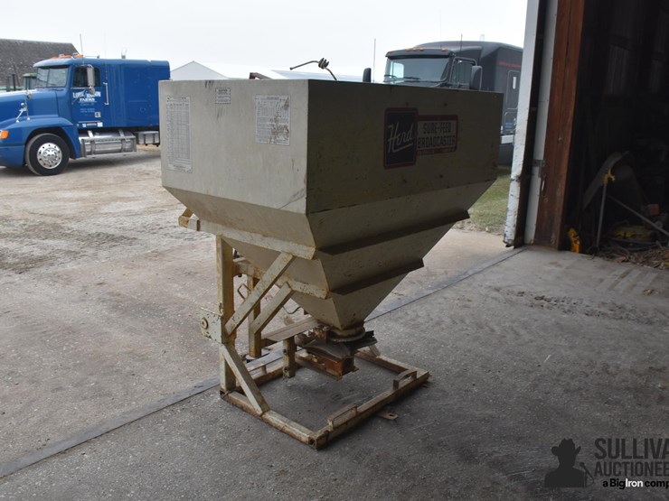 herd-sure-feed-spreader-image-3