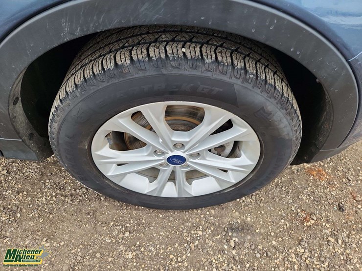 2018-ford-escape-se-image-11