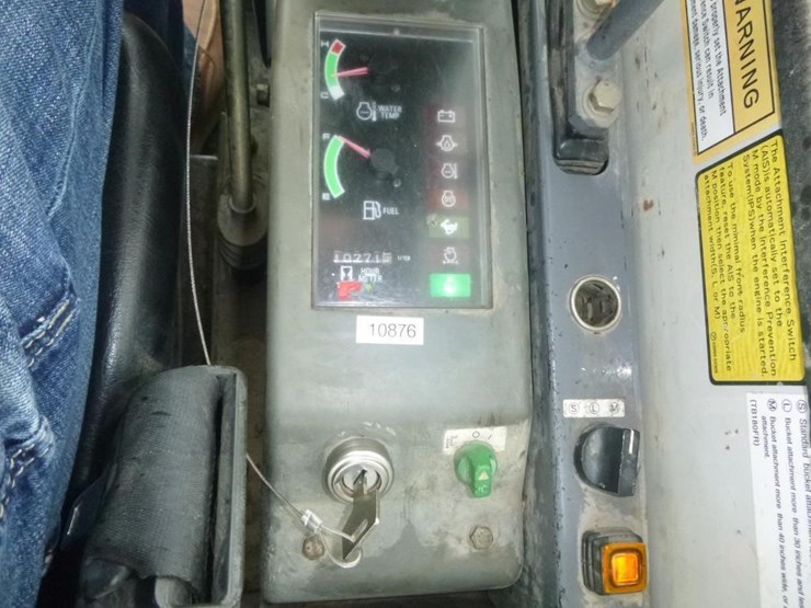 2012-takeuchi-tb180fr-image-10