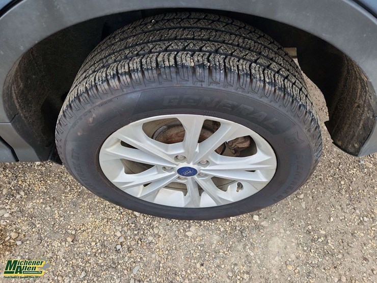 2018-ford-escape-se-image-13