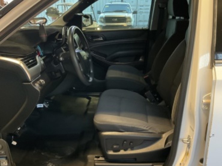 2020-chevrolet-tahoe-image-21