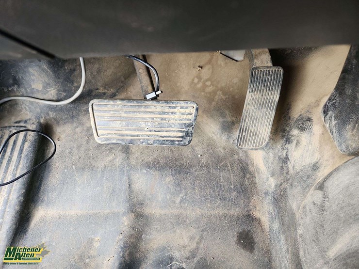 2015-chevrolet-silverado-2500hd-image-24