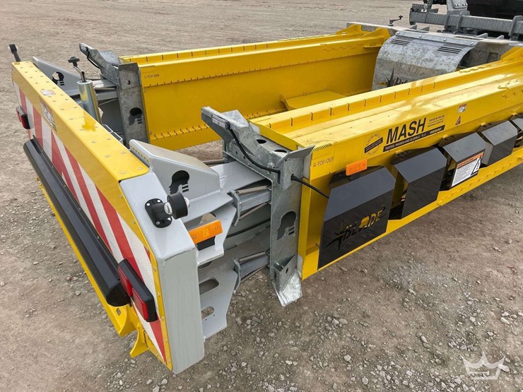 2018-international-4300-image-28